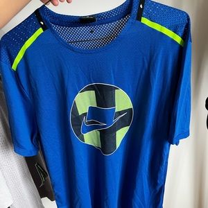 Nike M swoosh logo t-shirt